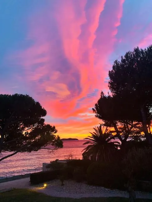 Le St Barth - Clim - Acces Mer Direct - 2 Chbre Parking La Ciotat 0*,  France